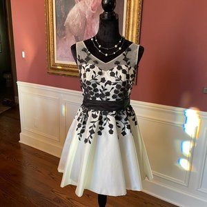 A-Line Sweetheart Satin Sleeveless Applique Mini Dress White w/Black Applique